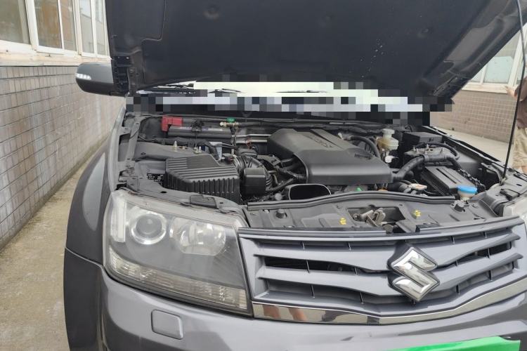 Used Suzuki Grand Vitara 2012 2.4L AT Luxury Navigation 5-Door Version Engine Bay Right