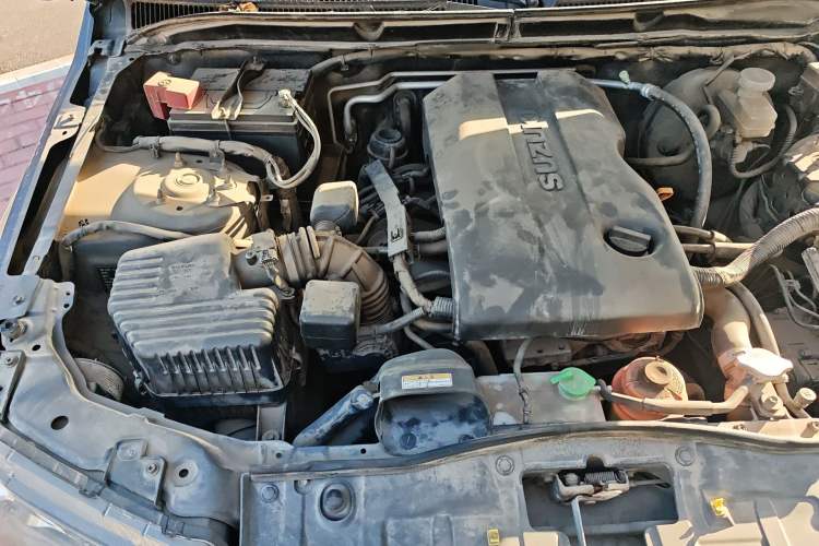 Used Suzuki Grand Vitara 2012 2.4L MT Luxury Navigation 5-Door Version Engine Bay Right