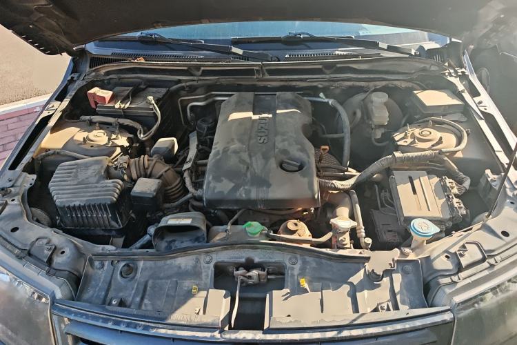 Used Suzuki Grand Vitara 2012 2.4L MT Luxury Navigation 5-Door Version Engine Bay