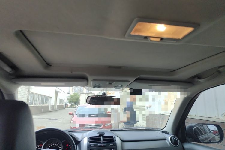 Used Suzuki Grand Vitara 2012 2.4L AT Luxury Navigation 5-Door Version Headliner