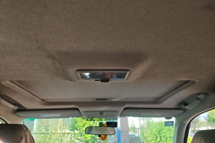 Used Suzuki Grand Vitara 2012 2.4L MT Luxury Navigation 5-Door Version Headliner