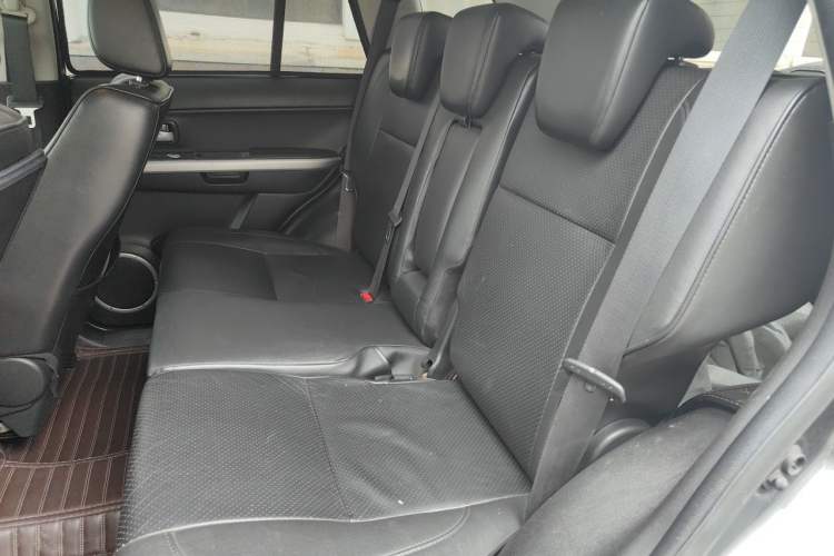 Used Suzuki Grand Vitara 2012 2.4L AT Luxury Navigation 5-Door Version Left Rear Seat