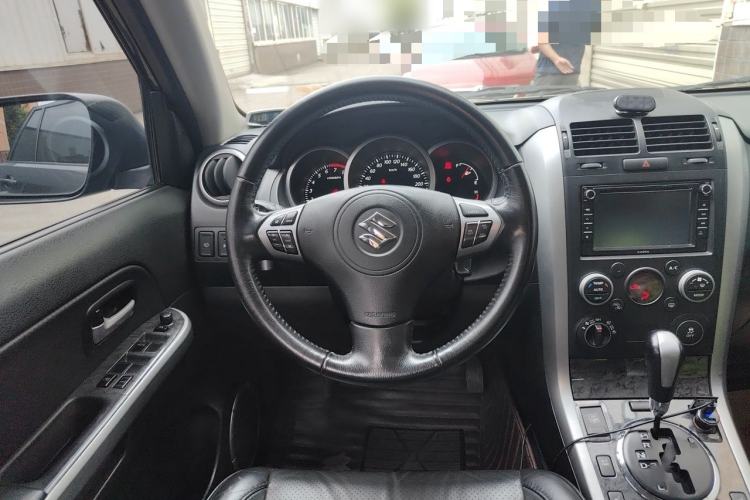 Used Suzuki Grand Vitara 2012 2.4L AT Luxury Navigation 5-Door Version Steering Wheel