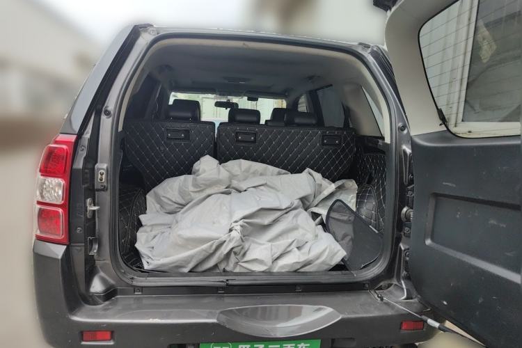 Used Suzuki Grand Vitara 2012 2.4L AT Luxury Navigation 5-Door Version Trunk