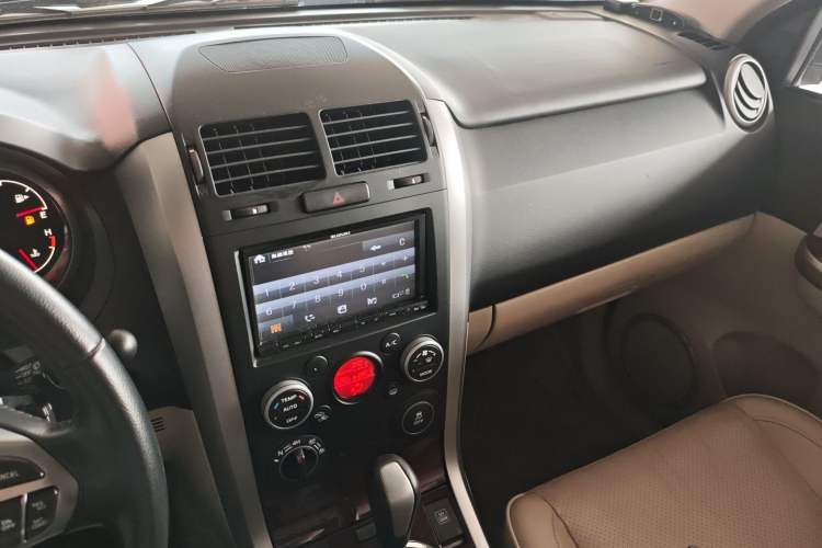 Used Suzuki Grand Vitara 2012 2.4L AT Luxury Navigation 5-Door Version Audio And AC Panel