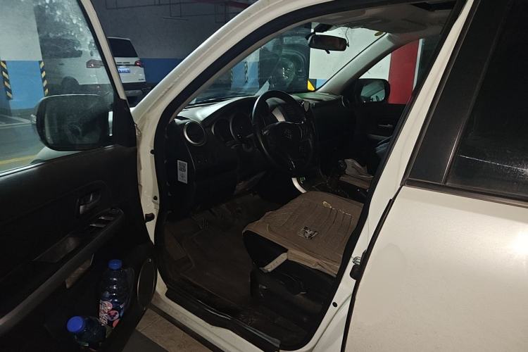 Used Suzuki Grand Vitara 2012 2.4L MT Luxury Navigation 5-Door Version Driver Seat
