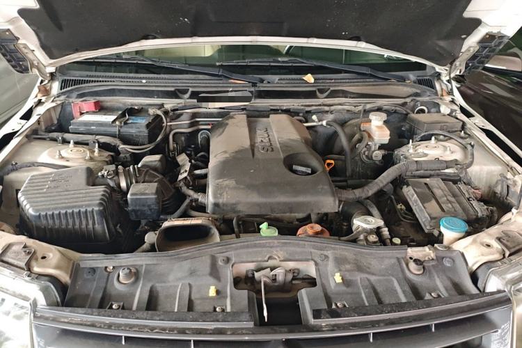 Used Suzuki Grand Vitara 2012 2.4L AT Luxury Navigation 5-Door Version Engine Bay