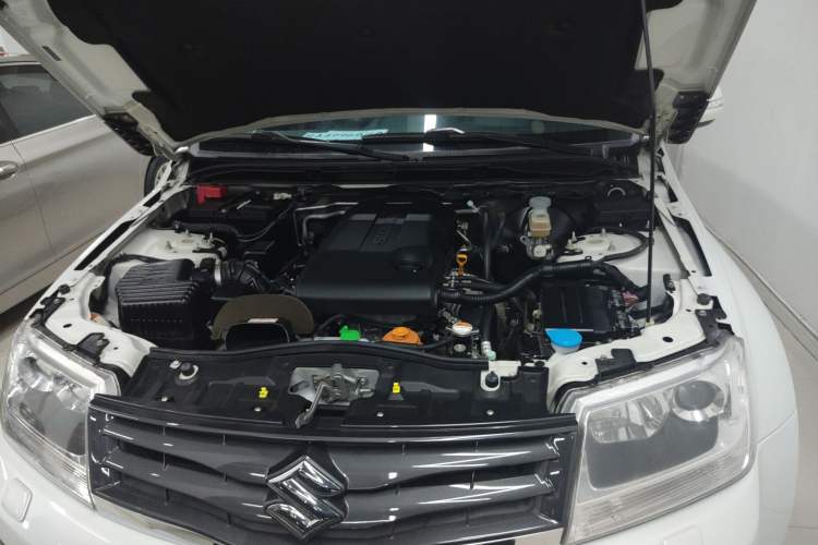 Used Suzuki Grand Vitara 2012 2.4L AT Luxury Navigation 5-Door Version Engine Bay