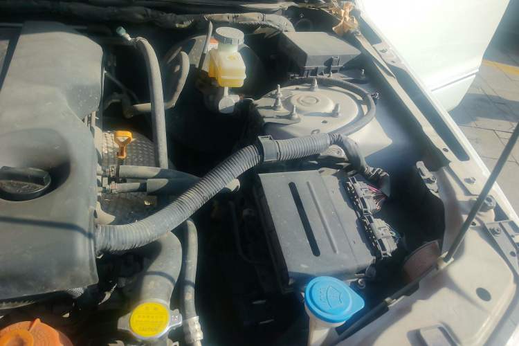 Used Suzuki Grand Vitara 2012 2.4L AT Luxury Navigation 5-Door Version Engine Bay Left