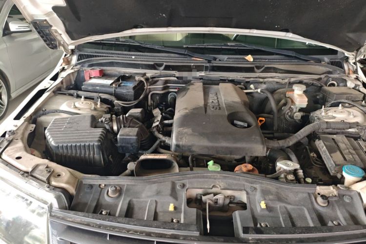 Used Suzuki Grand Vitara 2012 2.4L AT Luxury Navigation 5-Door Version Engine Bay Right