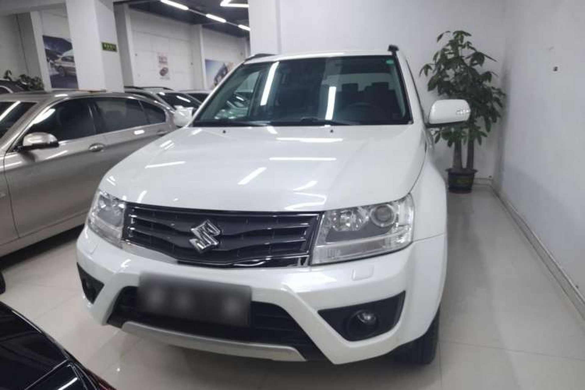Used Suzuki Grand Vitara 2012 2.4L AT Luxury Navigation 5-Door Version Front