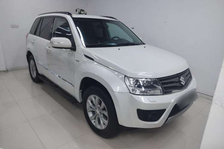 Used Suzuki Grand Vitara 2012 2.4L AT Luxury Navigation 5-Door Version Front Right 45 Deg