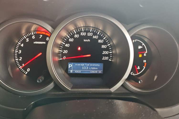 Used Suzuki Grand Vitara 2012 2.4L AT Luxury Navigation 5-Door Version Instrument Cluster