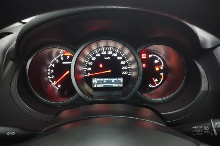 Used Suzuki Grand Vitara 2012 2.4L AT Luxury Navigation 5-Door Version Instrument Cluster