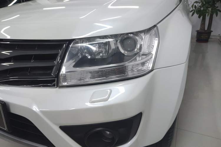 Used Suzuki Grand Vitara 2012 2.4L AT Luxury Navigation 5-Door Version Left Front Headlight