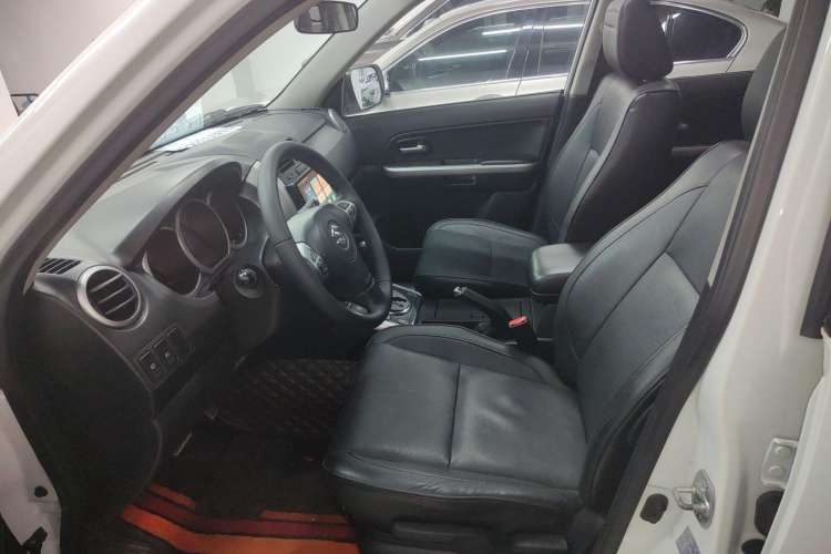 Used Suzuki Grand Vitara 2012 2.4L AT Luxury Navigation 5-Door Version Left Front Seat