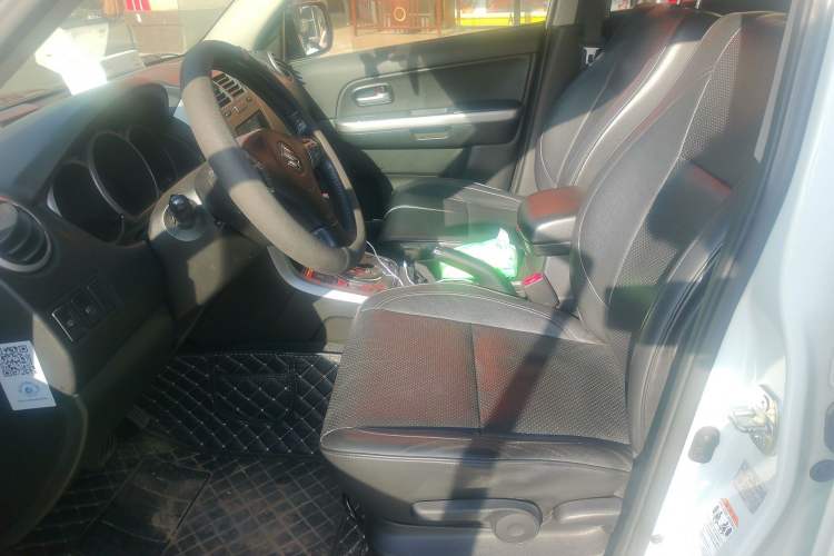 Used Suzuki Grand Vitara 2012 2.4L AT Luxury Navigation 5-Door Version Left Front Seat
