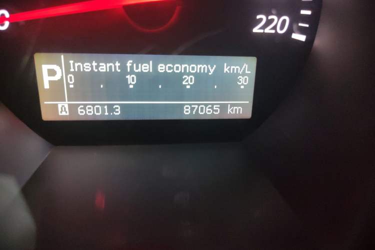 Used Suzuki Grand Vitara 2012 2.4L AT Luxury Navigation 5-Door Version Odometer Close Up