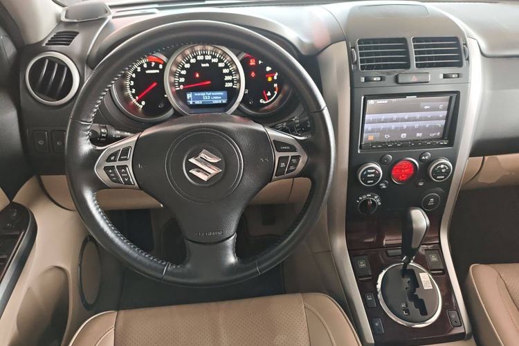 Used Suzuki Grand Vitara 2012 2.4L AT Luxury Navigation 5-Door Version Steering Wheel