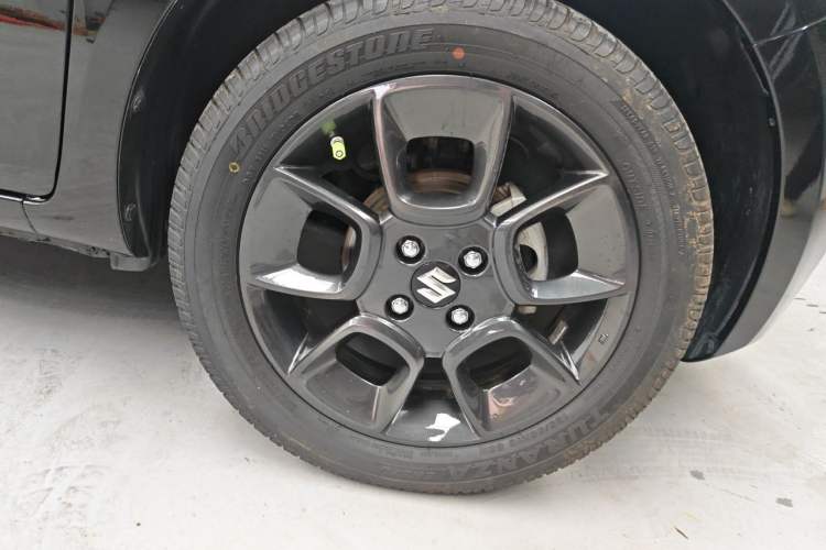 Used Suzuki Ignis 2017 1.2L CVT Luxury Edition Right Front Wheel Hub
