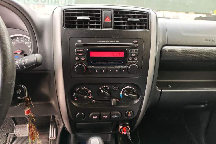 Used Suzuki Jimny 2015 1.3 AT JLX Audio And AC Panel