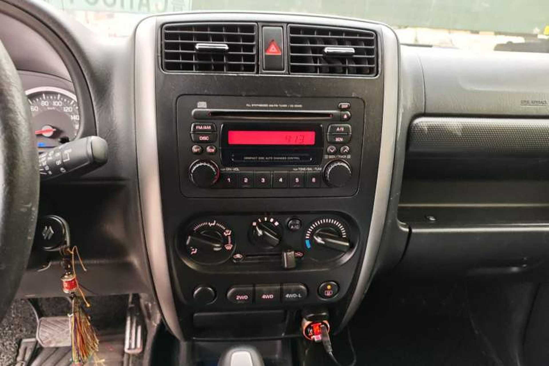 Used Suzuki Jimny 2015 1.3 AT JLX Audio And AC Panel
