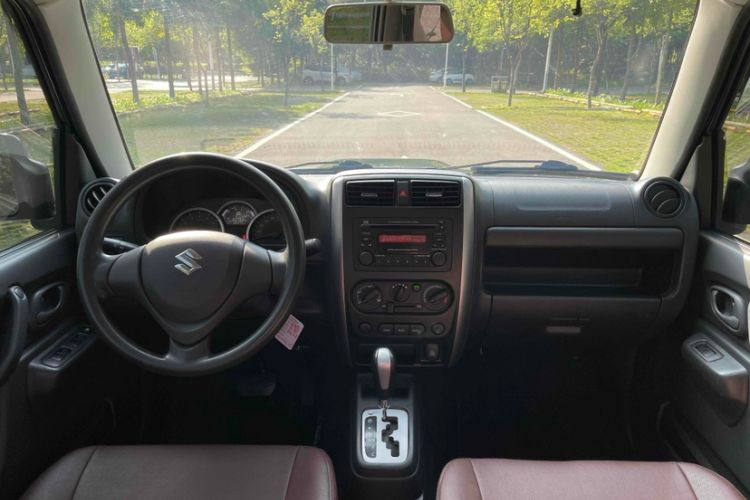 Used Suzuki Jimny 2015 1.3 AT JLX Interior 1