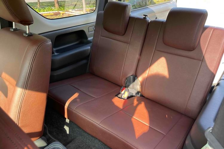 Used Suzuki Jimny 2015 1.3 AT JLX Interior 4
