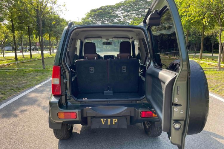 Used Suzuki Jimny 2015 1.3 AT JLX Interior 5