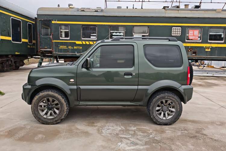 Used Suzuki Jimny 2015 1.3 AT JLX Left Side