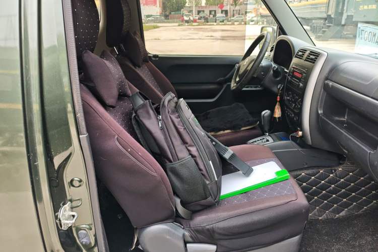 Used Suzuki Jimny 2015 1.3 AT JLX Right Front Seat
