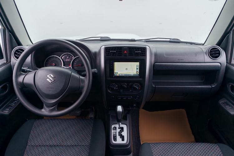 Used Suzuki Jimny 2015 1.3L AT JLX Navigation Edition Center Console