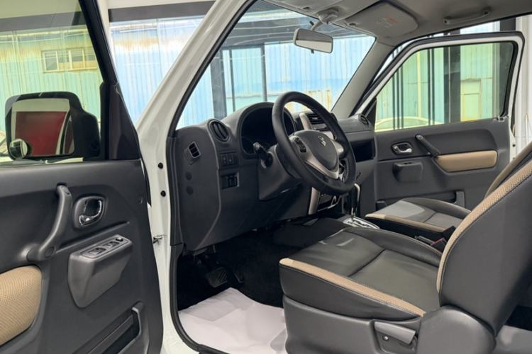 Used Suzuki Jimny 2015 1.3 AT Mode3 Navigation Edition Interior 2