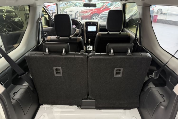 Used Suzuki Jimny 2015 1.3 AT Mode3 Navigation Edition Interior 6