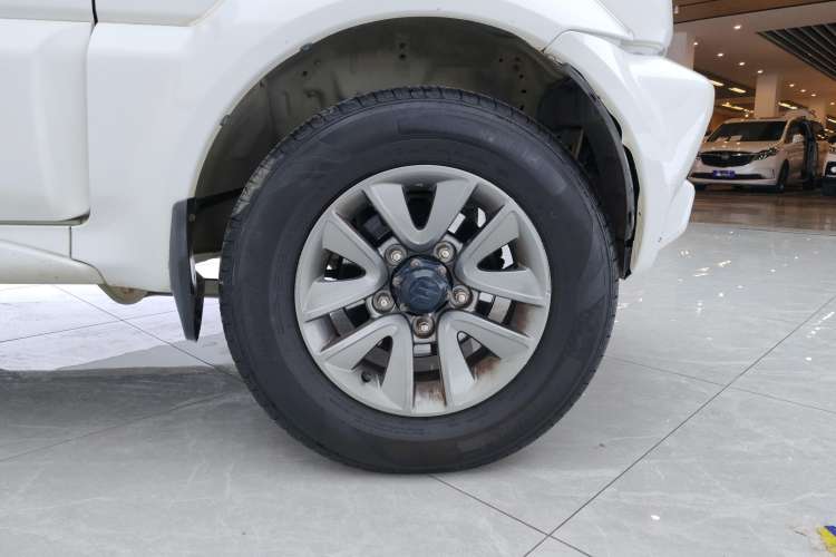 Used Suzuki Jimny 2015 1.3L AT JLX Navigation Edition Right Front Wheel Hub