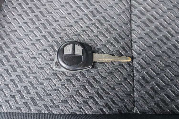Used Suzuki Jimny 2015 1.3L AT JLX Navigation Edition Vehicle Key