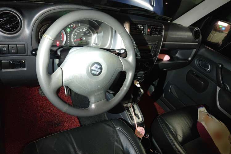 Used Suzuki Jimny 2009 1.3 AT Fashion Edition Center Console