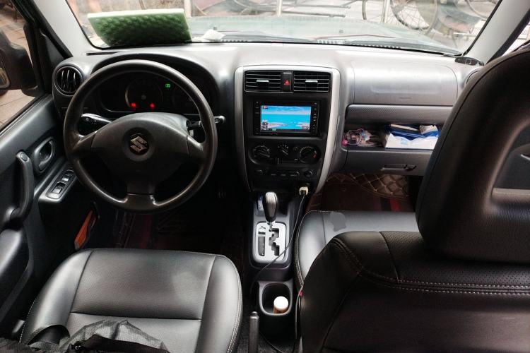 Used Suzuki Jimny 2009 1.3 AT Fashion Edition Center Console