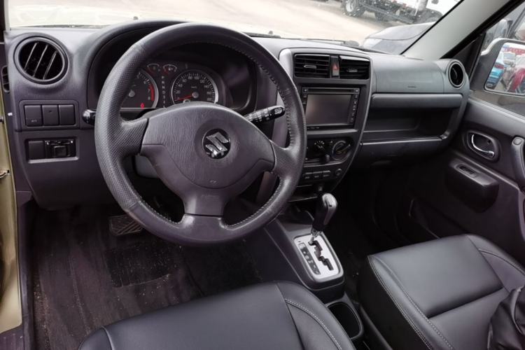 Used Suzuki Jimny 2009 1.3 AT Fashion Edition Center Console