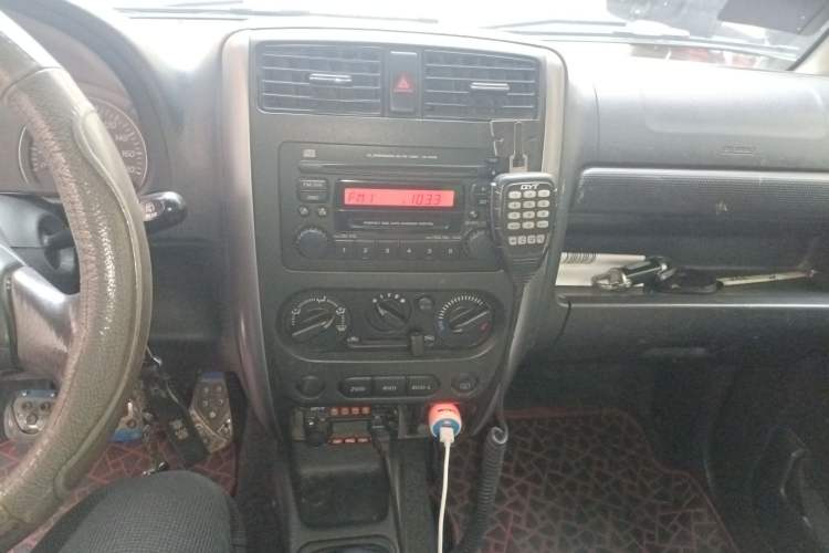 Used Suzuki Jimny 2009 1.3 MT Fashion Edition Audio And AC Panel