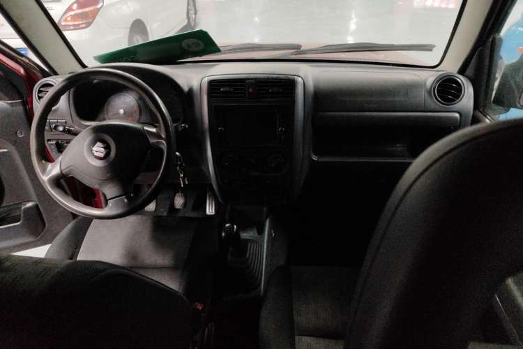 Used Suzuki Jimny 2009 1.3 MT Fashion Edition Center Console