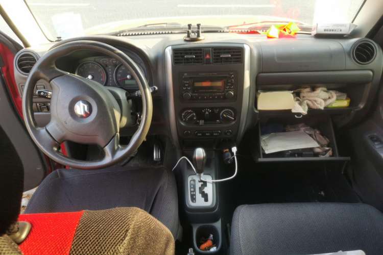 Used Suzuki Jimny 2009 1.3 AT Fashion Edition Center Console