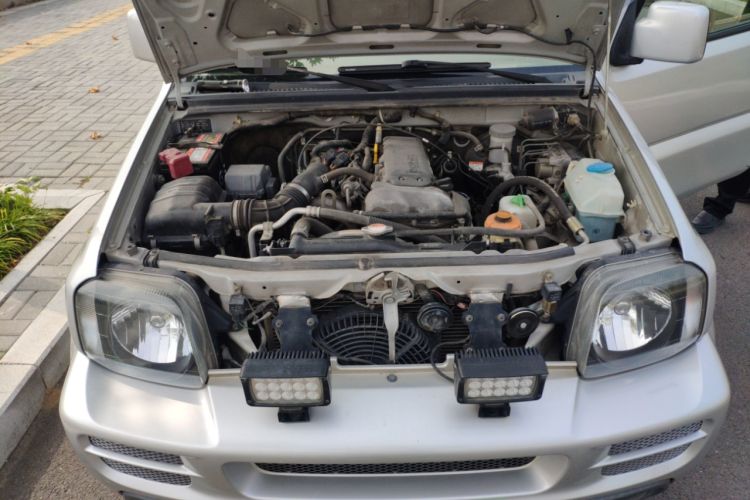 Used Suzuki Jimny 2009 1.3 AT Fashion Edition Engine Bay