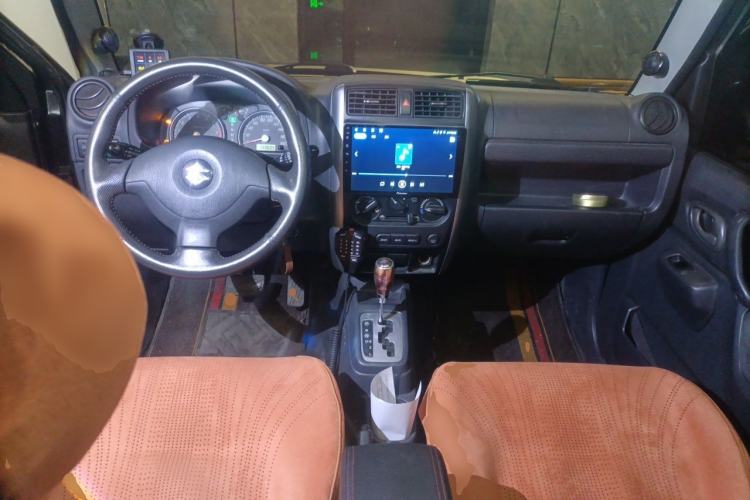 Used Suzuki Jimny 2010 1.3 AT Fashion Limited Edition Center Console
