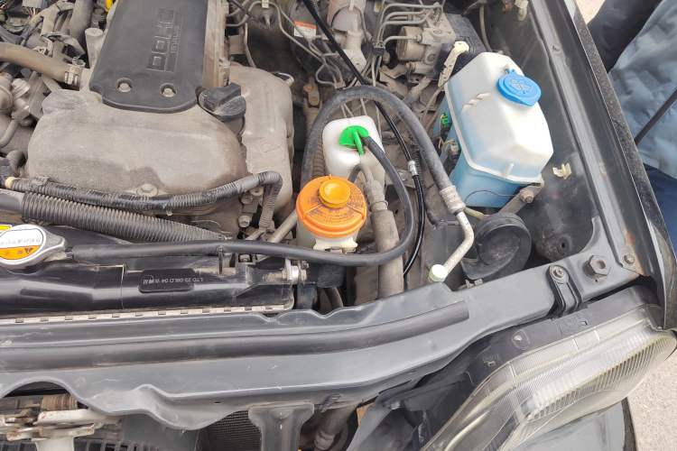 Used Suzuki Jimny 2010 1.3 MT Fashion Limited Edition Engine Bay Left