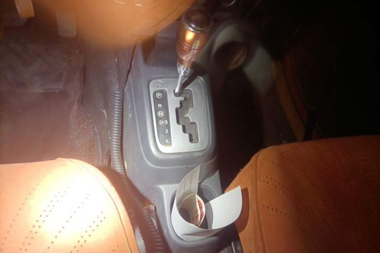 Used Suzuki Jimny 2010 1.3 AT Fashion Limited Edition Gear Lever