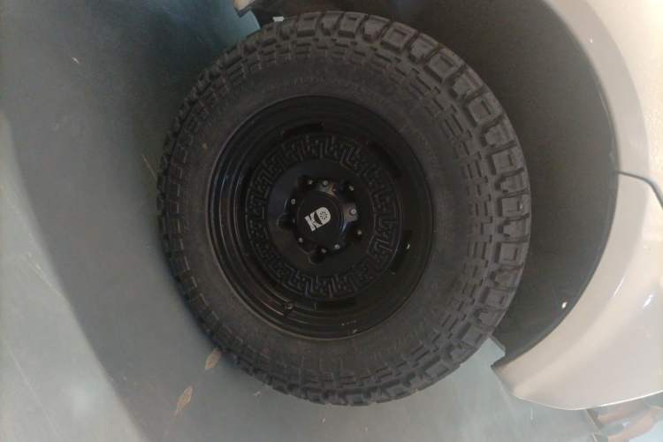 Used Suzuki Jimny 2010 1.3 AT Fashion Limited Edition Right Front Wheel Hub