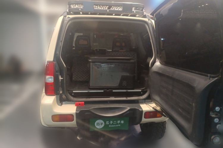 Used Suzuki Jimny 2010 1.3 AT Fashion Limited Edition Trunk