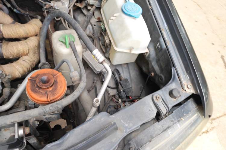 Used Suzuki Jimny 2010 1.3 AT Fashion Limited Edition Engine Bay Left