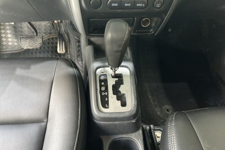 Used Suzuki Jimny 2010 1.3 AT Fashion Limited Edition Gear Lever